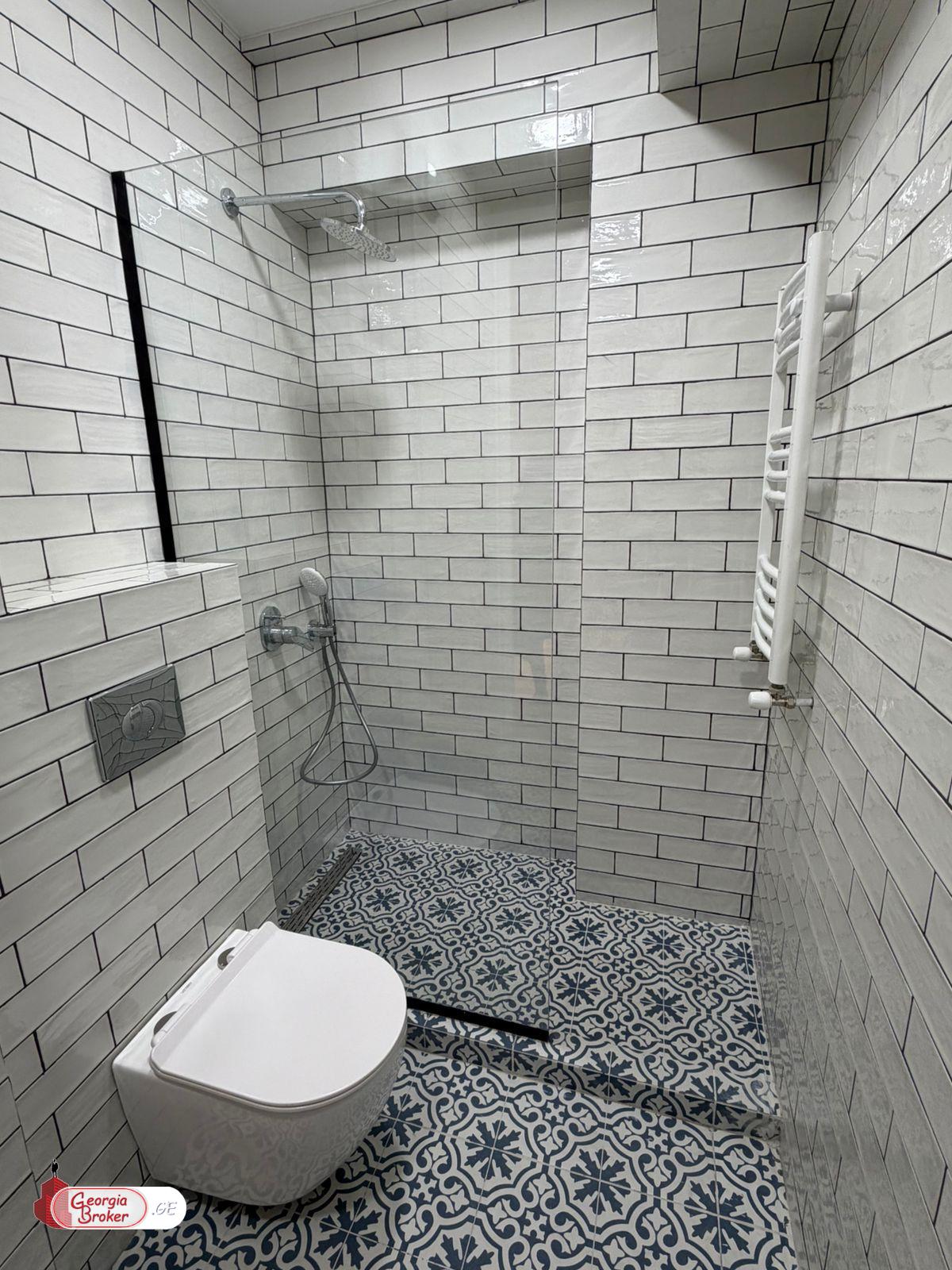 იყიდება ახალი გარემონტებული 3 ოთახიანი ბინა